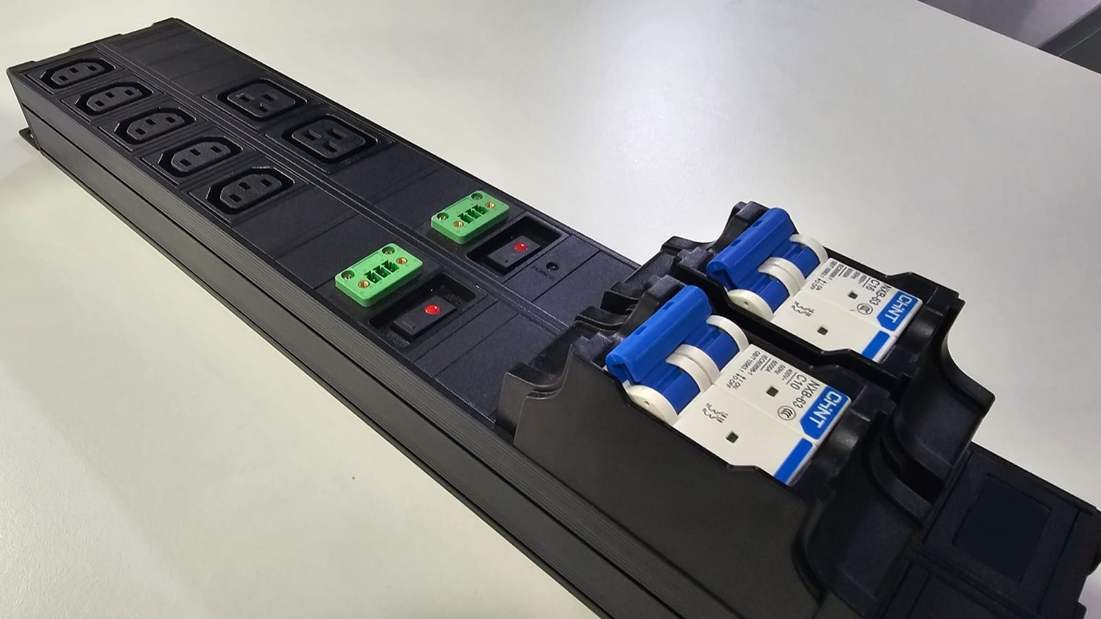 Modix Smart PDU power distribution unit