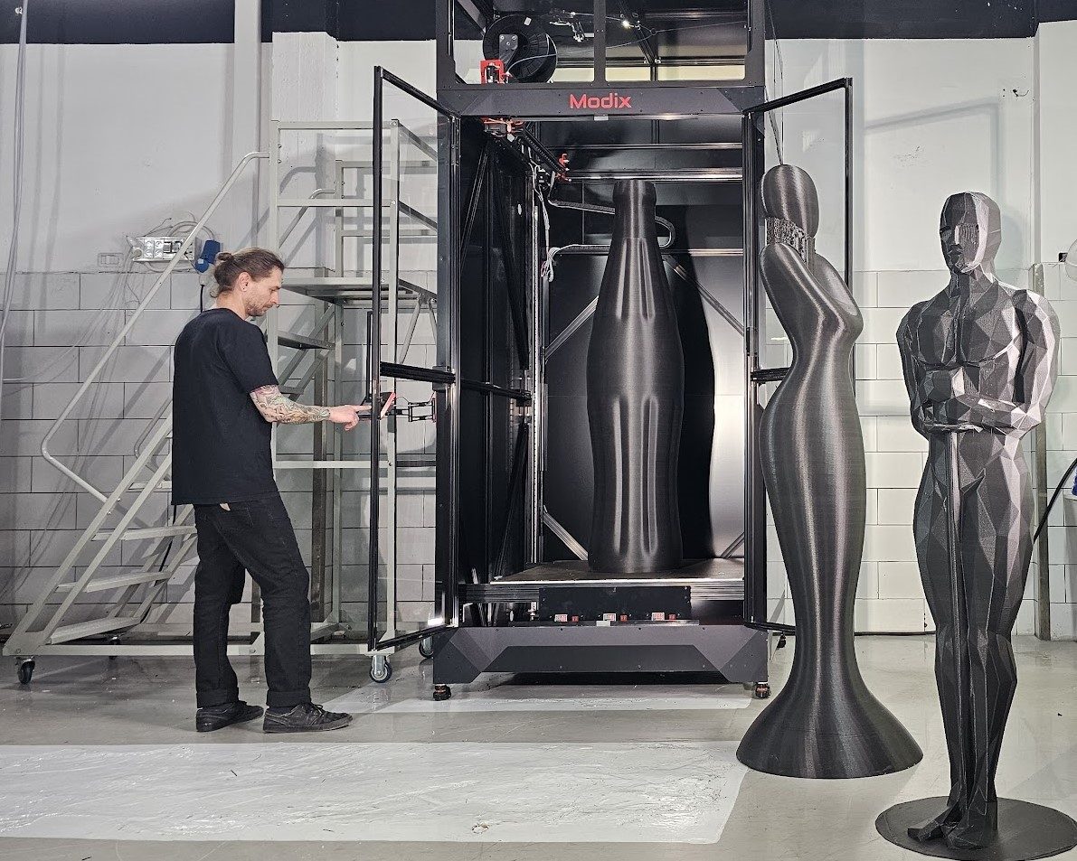 Uma impressora 3D de grande formato Modix Everest GEN5